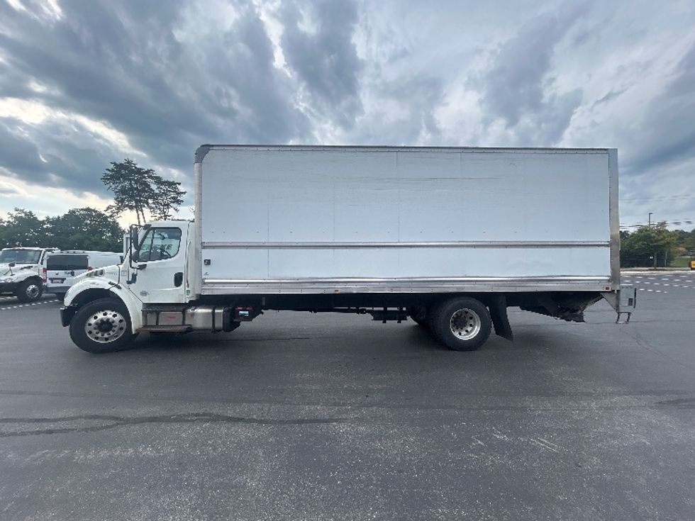 Medium Duty Box Truck-Light and Medium Duty Trucks-Freightliner-2019-M2-Eden-MD-343,844\n\t\tmiles-$ 30,500 - Image 4