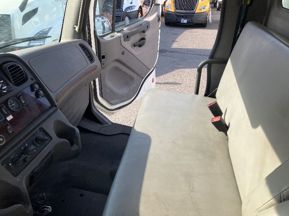 Medium Duty Box Truck-Light and Medium Duty Trucks-Freightliner-2019-M2-Edison-NJ-220,864\n\t\tmiles-$ 37,750 - Image 16