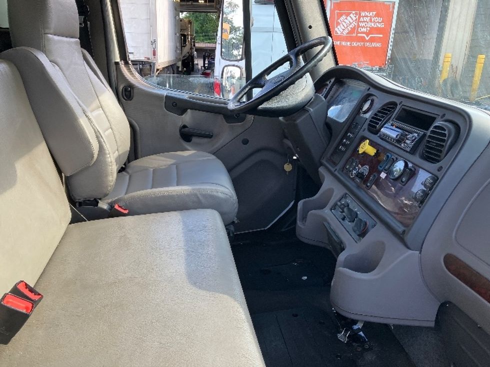 Medium Duty Box Truck-Light and Medium Duty Trucks-Freightliner-2019-M2-Edison-NJ-220,864\n\t\tmiles-$ 37,750 - Image 19