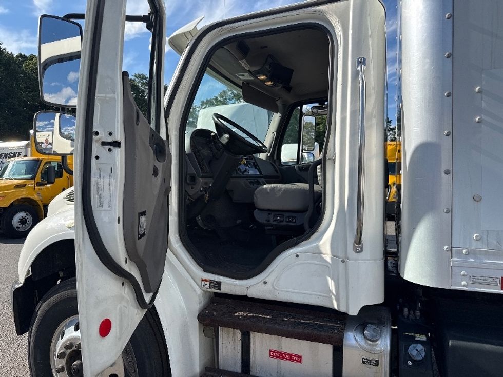 Medium Duty Box Truck-Light and Medium Duty Trucks-Freightliner-2019-M2-Edison-NJ-241,337\n\t\tmiles-$ 34,750 - Image 16