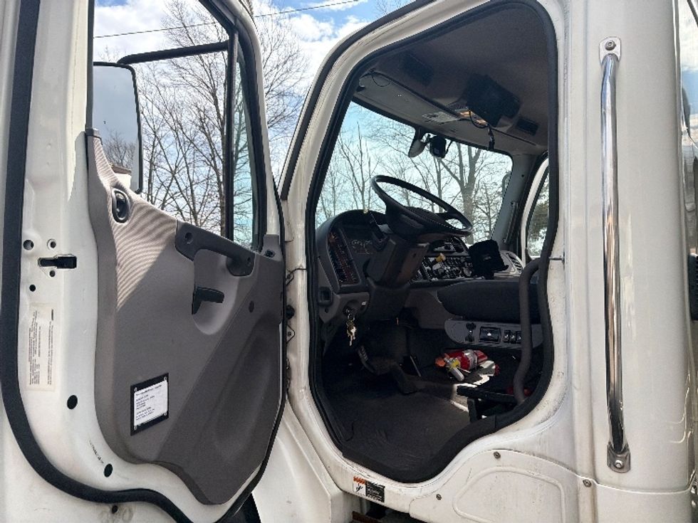 Medium Duty Box Truck-Light and Medium Duty Trucks-Freightliner-2019-M2-Edison-NJ-76,916\n\t\tmiles-$ 43,500 - Image 16