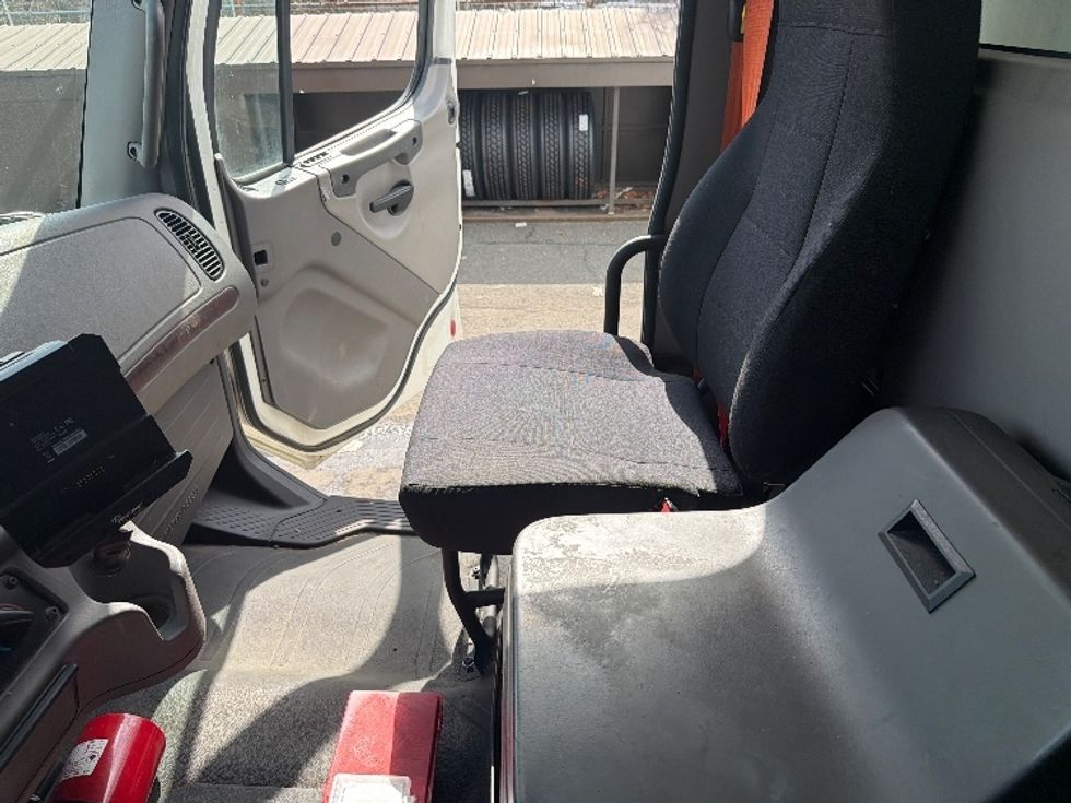 Medium Duty Box Truck-Light and Medium Duty Trucks-Freightliner-2019-M2-Edison-NJ-76,916\n\t\tmiles-$ 43,500 - Image 19