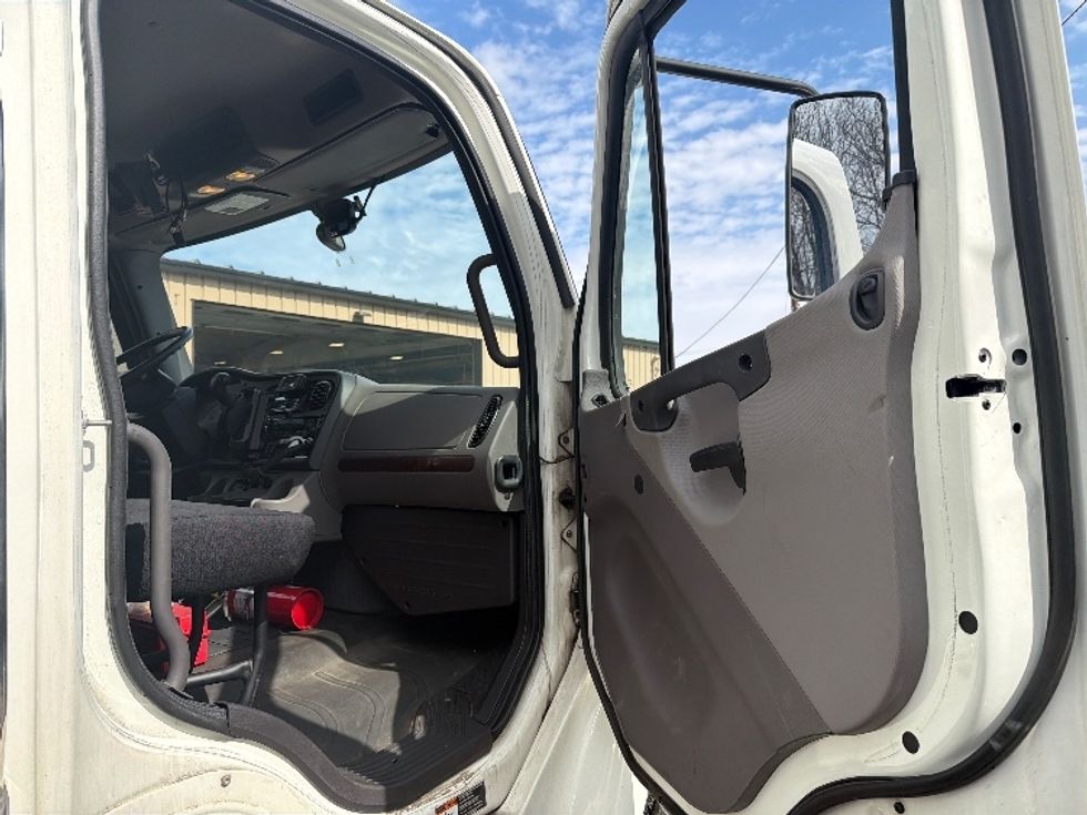 Medium Duty Box Truck-Light and Medium Duty Trucks-Freightliner-2019-M2-Edison-NJ-76,916\n\t\tmiles-$ 43,500 - Image 20