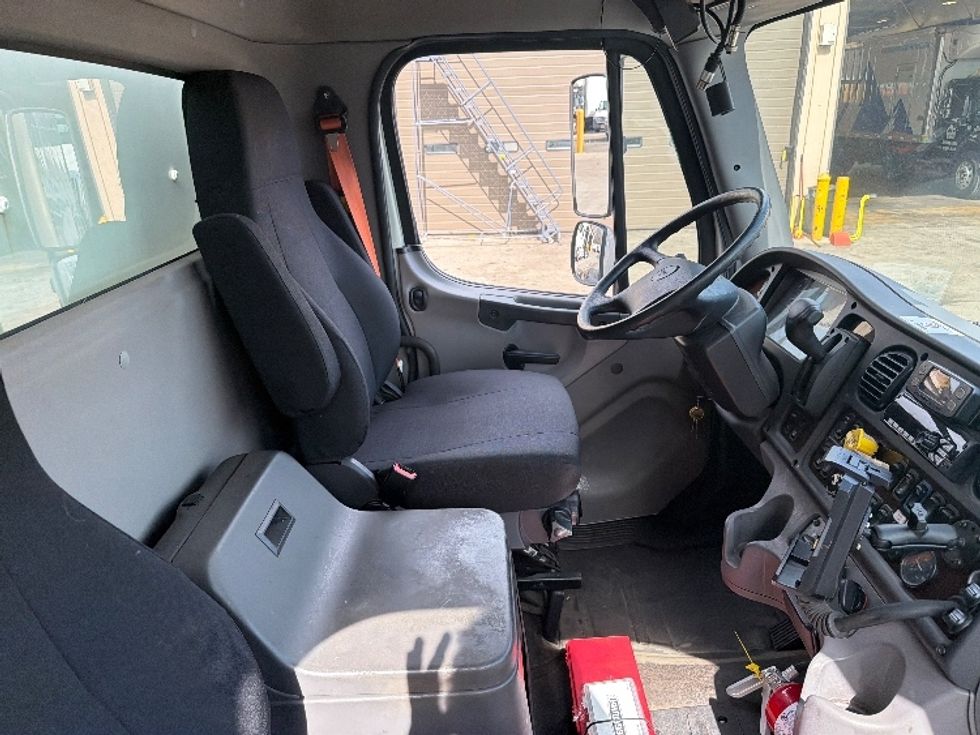 Medium Duty Box Truck-Light and Medium Duty Trucks-Freightliner-2019-M2-Edison-NJ-76,916\n\t\tmiles-$ 43,500 - Image 22