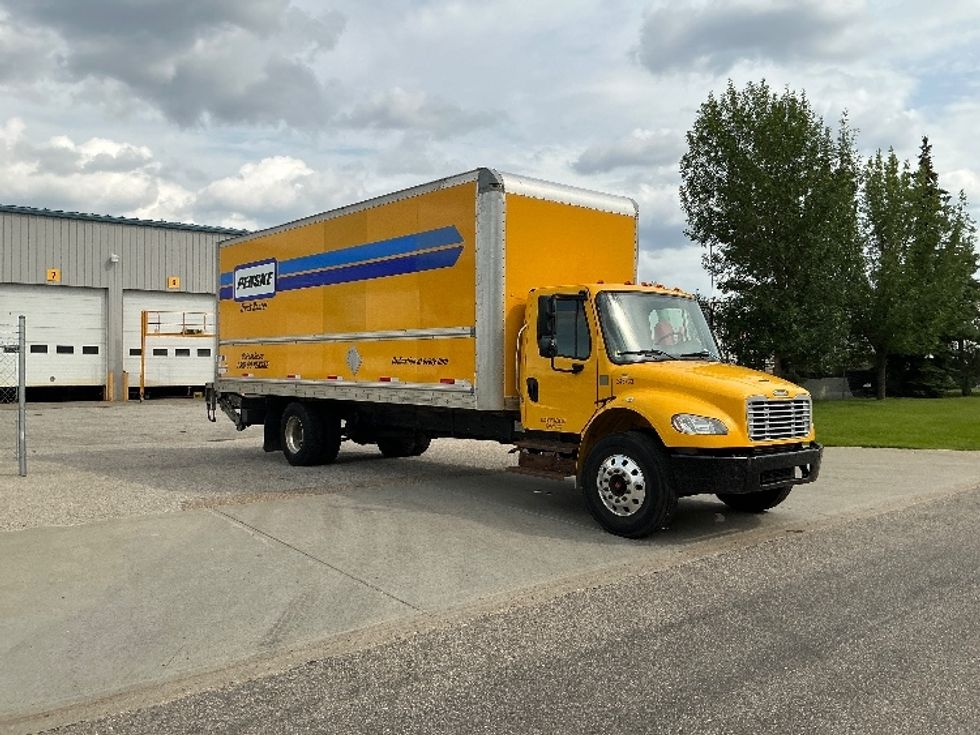 Medium Duty Box Truck-Light and Medium Duty Trucks-Freightliner-2019-M2-Edmonton-AB-296,998\n\t\tkm-$ 59,000 - Image 1