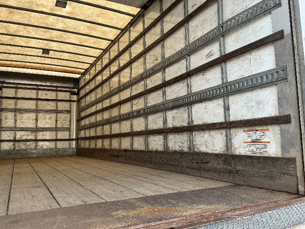 Medium Duty Box Truck-Light and Medium Duty Trucks-Freightliner-2019-M2-Edmonton-AB-296,998\n\t\tkm-$ 59,000 - Image 12