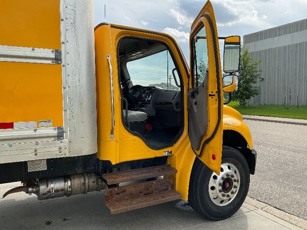 Medium Duty Box Truck-Light and Medium Duty Trucks-Freightliner-2019-M2-Edmonton-AB-296,998\n\t\tkm-$ 59,000 - Image 20