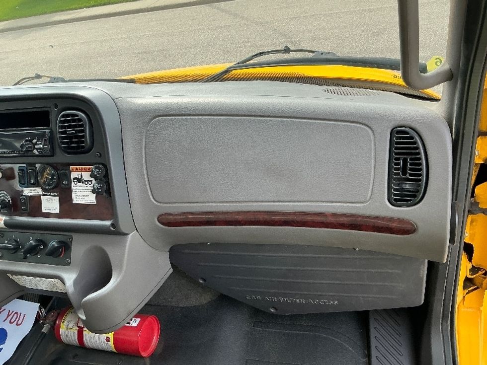 Medium Duty Box Truck-Light and Medium Duty Trucks-Freightliner-2019-M2-Edmonton-AB-296,998\n\t\tkm-$ 59,000 - Image 21