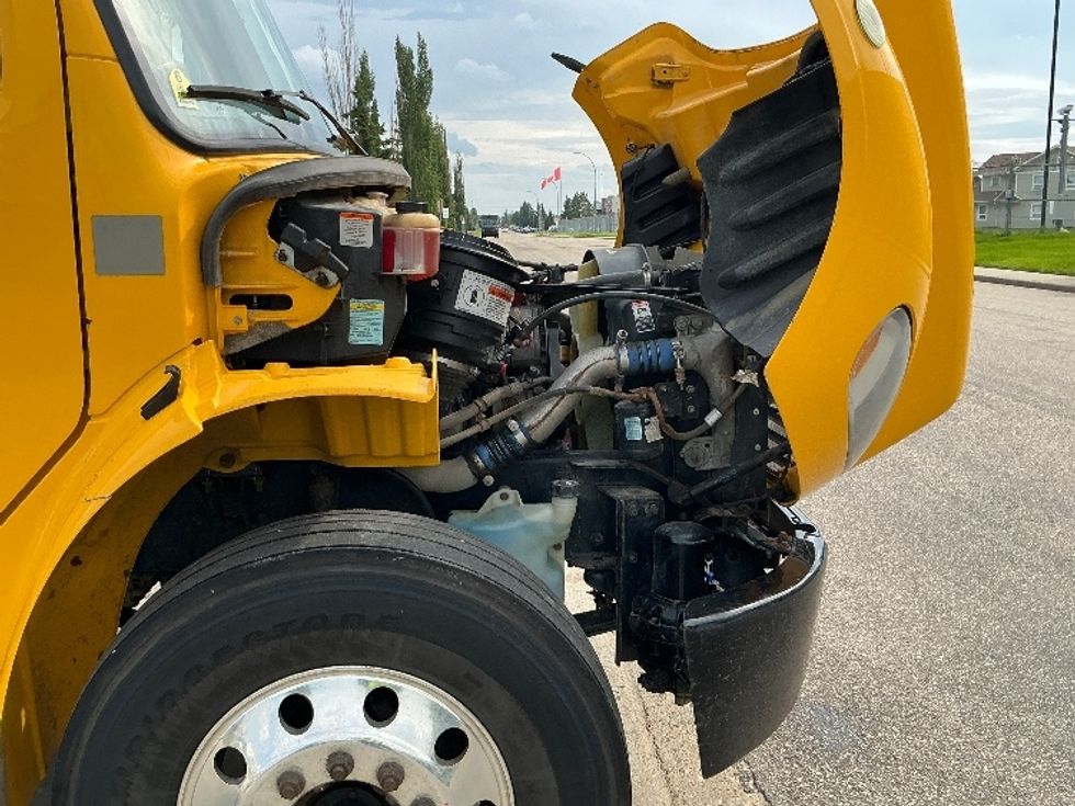 Medium Duty Box Truck-Light and Medium Duty Trucks-Freightliner-2019-M2-Edmonton-AB-296,998\n\t\tkm-$ 59,000 - Image 23