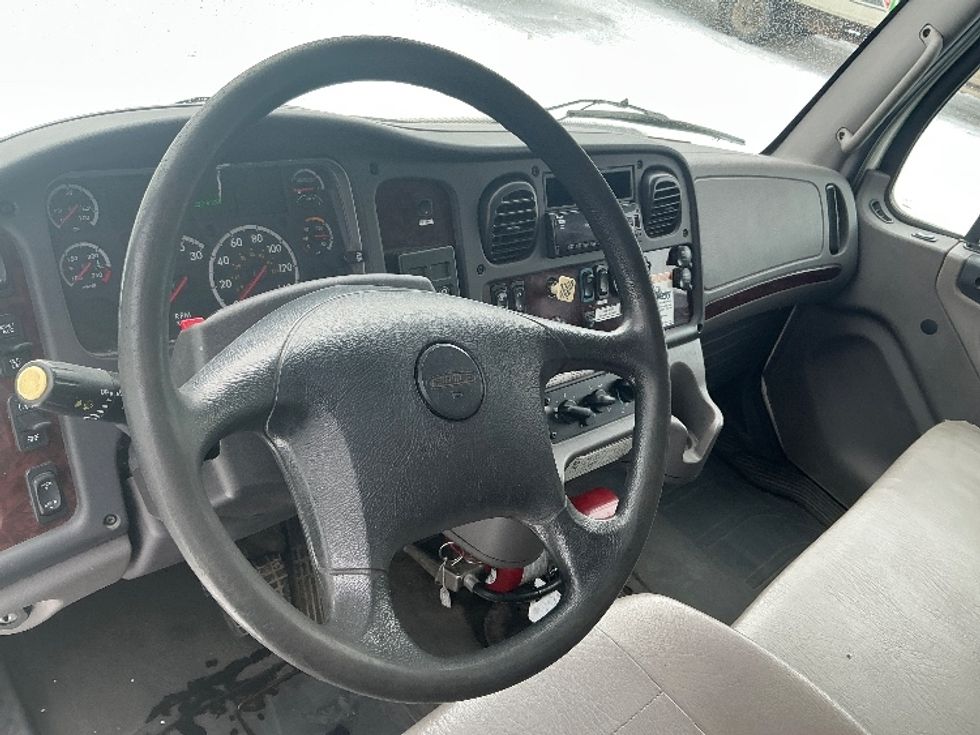 Medium Duty Box Truck-Light and Medium Duty Trucks-Freightliner-2019-M2-Edmonton-AB-327,832\n\t\tkm-$ 58,750 - Image 17