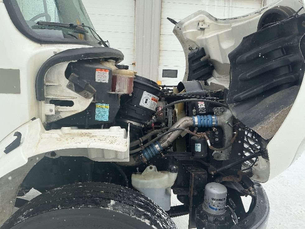 Medium Duty Box Truck-Light and Medium Duty Trucks-Freightliner-2019-M2-Edmonton-AB-327,832\n\t\tkm-$ 58,750 - Image 23