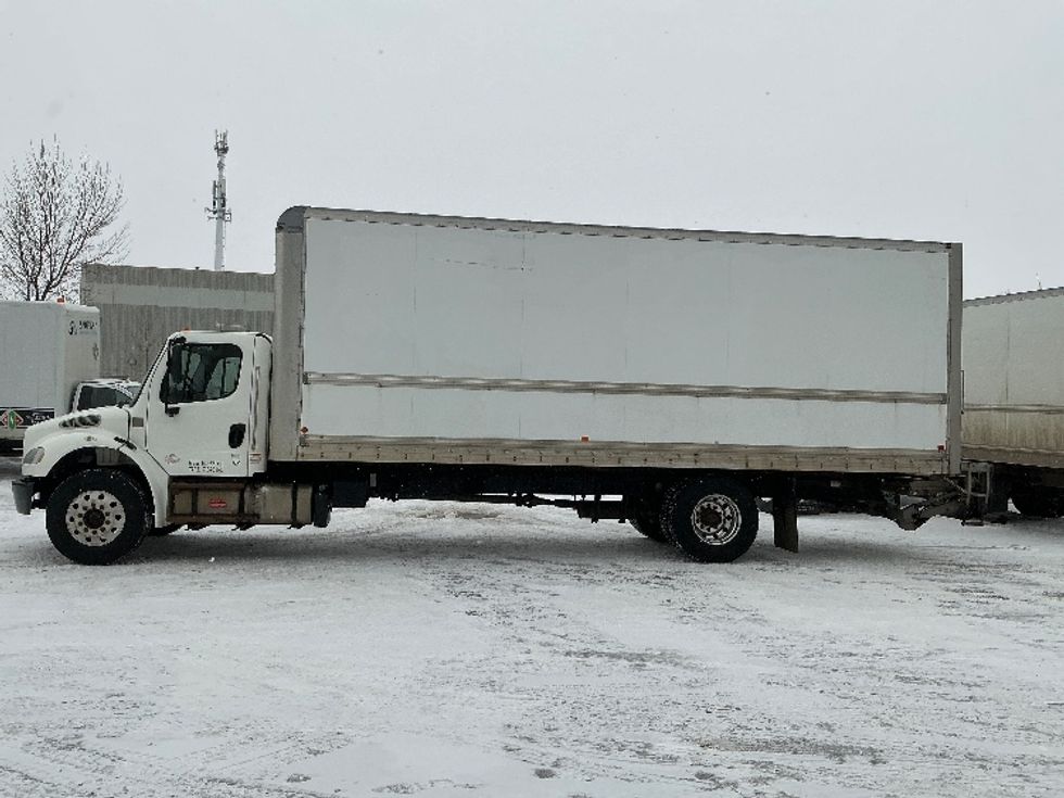 Medium Duty Box Truck-Light and Medium Duty Trucks-Freightliner-2019-M2-Edmonton-AB-327,832\n\t\tkm-$ 58,750 - Image 4