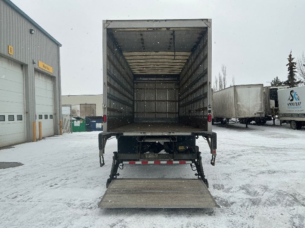 Medium Duty Box Truck-Light and Medium Duty Trucks-Freightliner-2019-M2-Edmonton-AB-327,832\n\t\tkm-$ 58,750 - Image 9