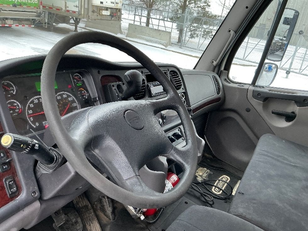 Medium Duty Box Truck-Light and Medium Duty Trucks-Freightliner-2019-M2-Edmonton-AB-373,013\n\t\tkm-$ 54,750 - Image 17