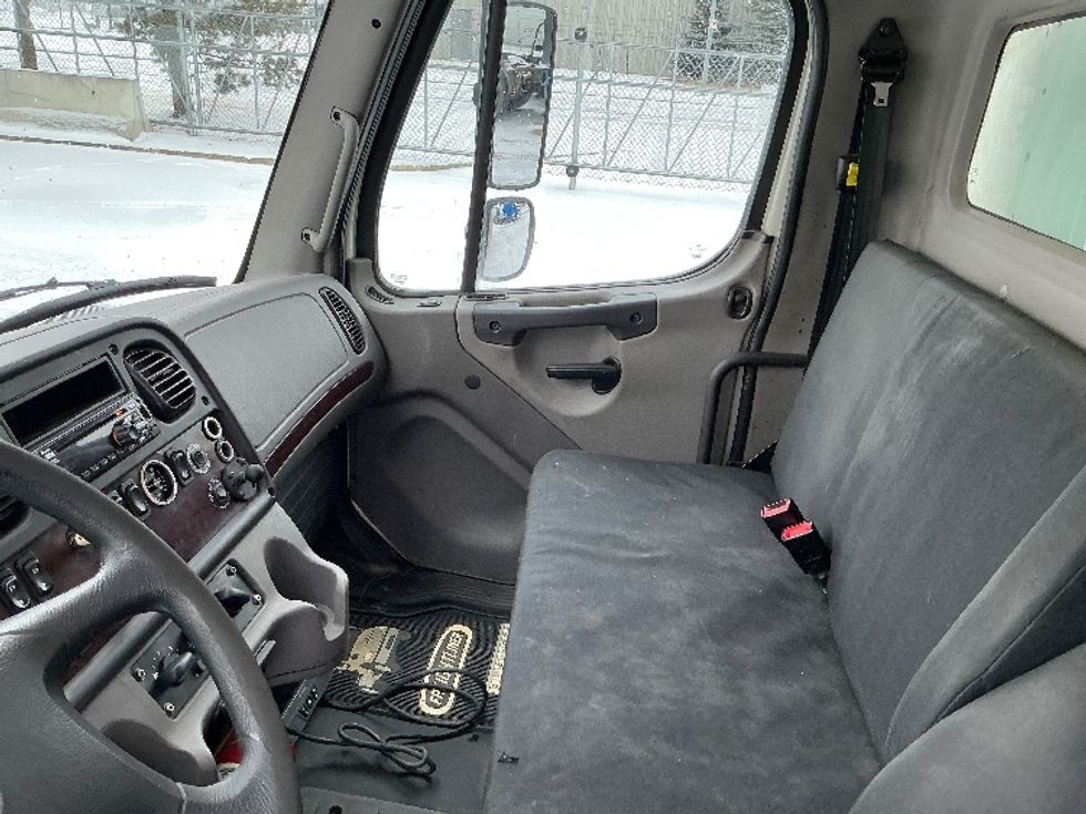 Medium Duty Box Truck-Light and Medium Duty Trucks-Freightliner-2019-M2-Edmonton-AB-373,013\n\t\tkm-$ 54,750 - Image 19