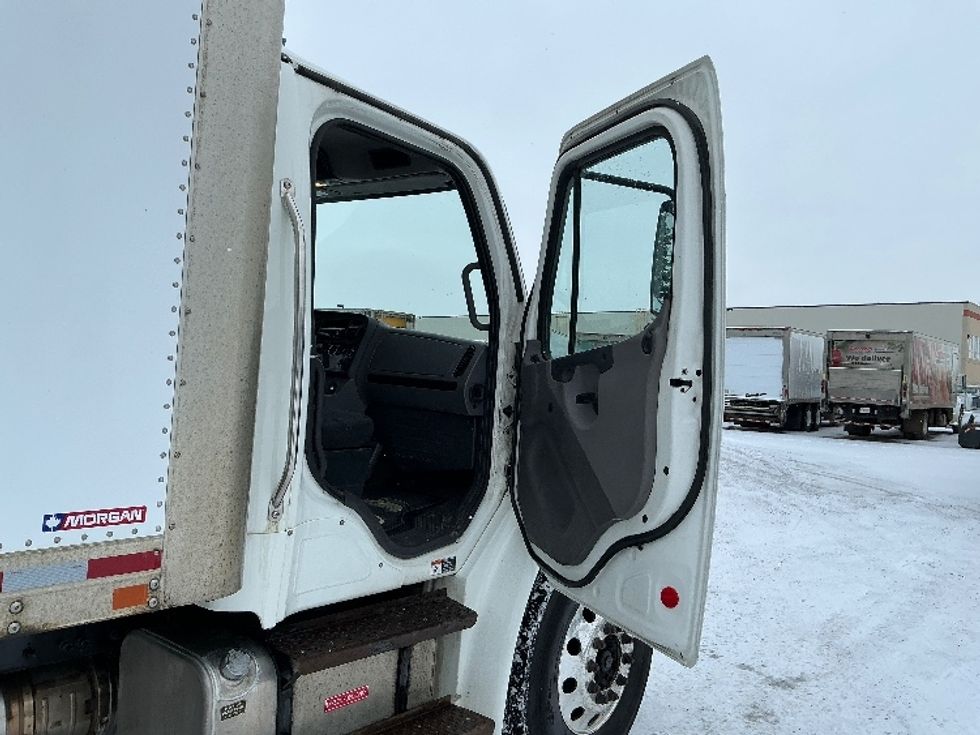 Medium Duty Box Truck-Light and Medium Duty Trucks-Freightliner-2019-M2-Edmonton-AB-373,013\n\t\tkm-$ 54,750 - Image 20
