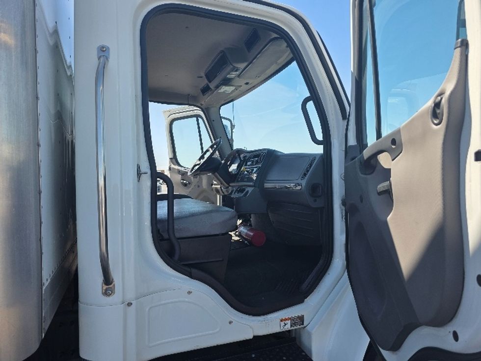 Medium Duty Box Truck-Light and Medium Duty Trucks-Freightliner-2019-M2-El Paso-TX-107,901\n\t\tmiles-$ 54,250 - Image 19