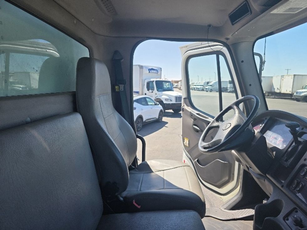 Medium Duty Box Truck-Light and Medium Duty Trucks-Freightliner-2019-M2-El Paso-TX-107,901\n\t\tmiles-$ 54,250 - Image 21