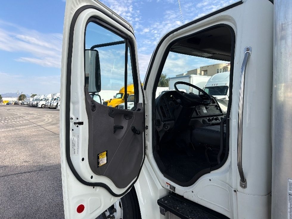 Medium Duty Box Truck-Light and Medium Duty Trucks-Freightliner-2019-M2-El Paso-TX-145,338\n\t\tmiles-$ 44,000 - Image 15
