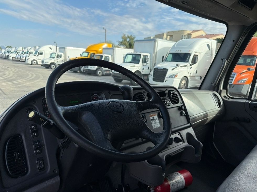 Medium Duty Box Truck-Light and Medium Duty Trucks-Freightliner-2019-M2-El Paso-TX-145,338\n\t\tmiles-$ 44,000 - Image 16