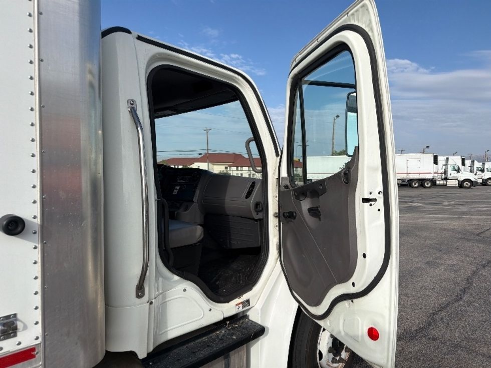 Medium Duty Box Truck-Light and Medium Duty Trucks-Freightliner-2019-M2-El Paso-TX-145,338\n\t\tmiles-$ 44,000 - Image 19