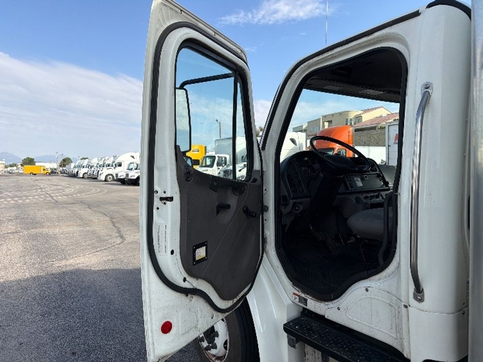 Medium Duty Box Truck-Light and Medium Duty Trucks-Freightliner-2019-M2-El Paso-TX-159,629\n\t\tmiles-$ 45,250 - Image 15