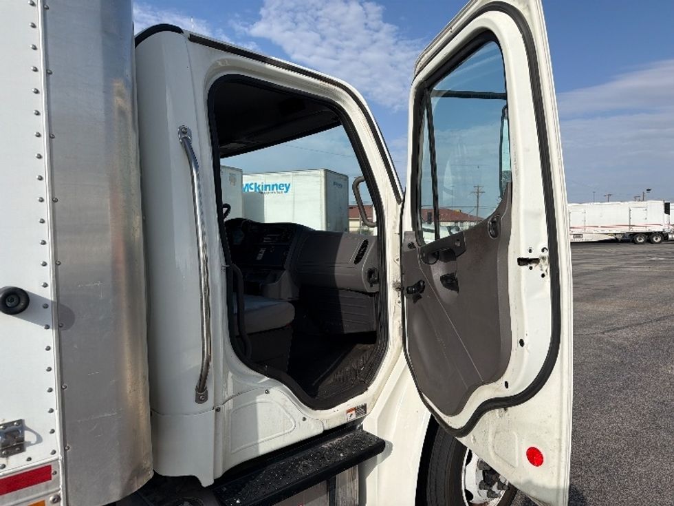 Medium Duty Box Truck-Light and Medium Duty Trucks-Freightliner-2019-M2-El Paso-TX-159,629\n\t\tmiles-$ 45,250 - Image 19