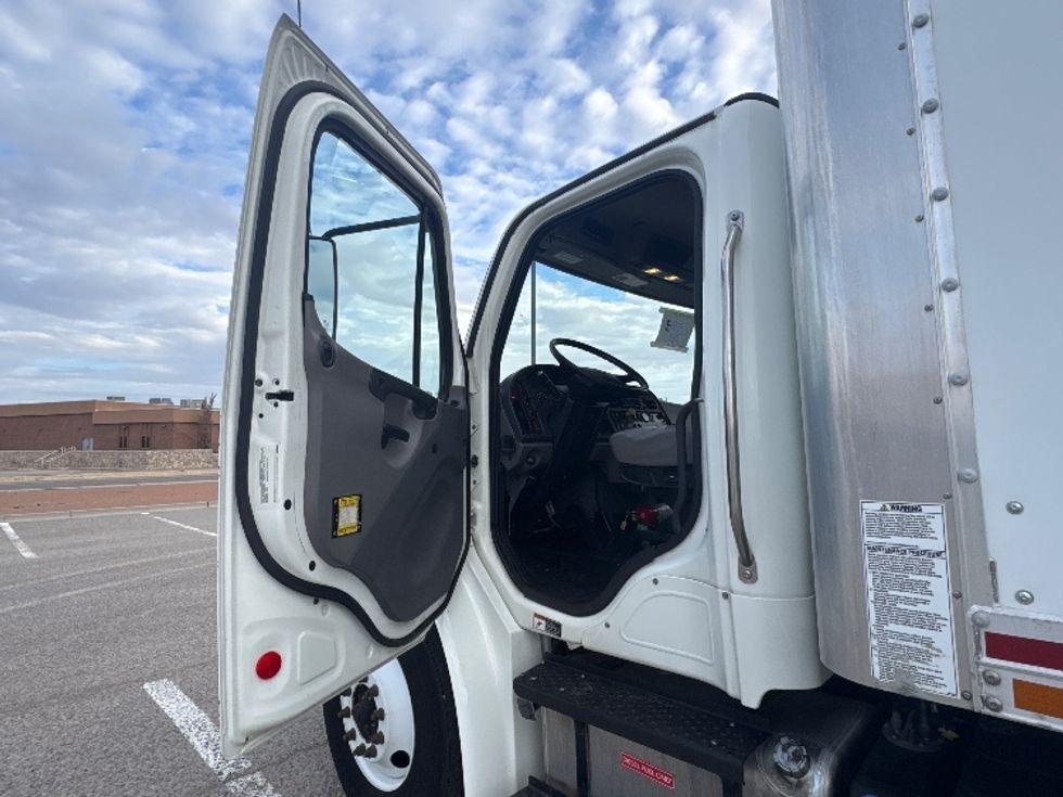 Medium Duty Box Truck-Light and Medium Duty Trucks-Freightliner-2019-M2-El Paso-TX-168,349\n\t\tmiles-$ 48,250 - Image 16
