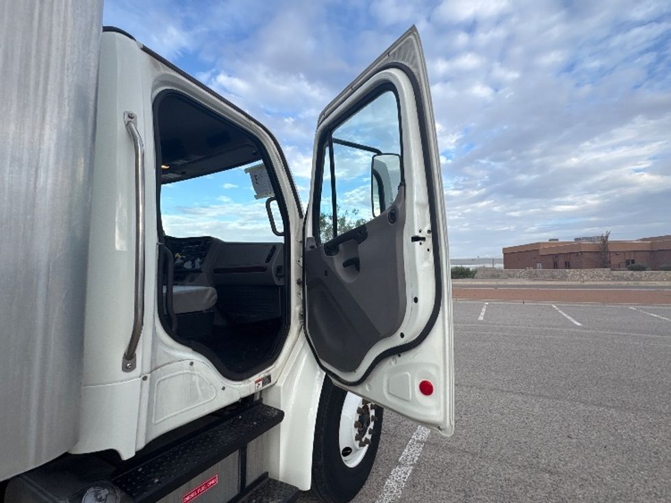 Medium Duty Box Truck-Light and Medium Duty Trucks-Freightliner-2019-M2-El Paso-TX-168,349\n\t\tmiles-$ 48,250 - Image 20
