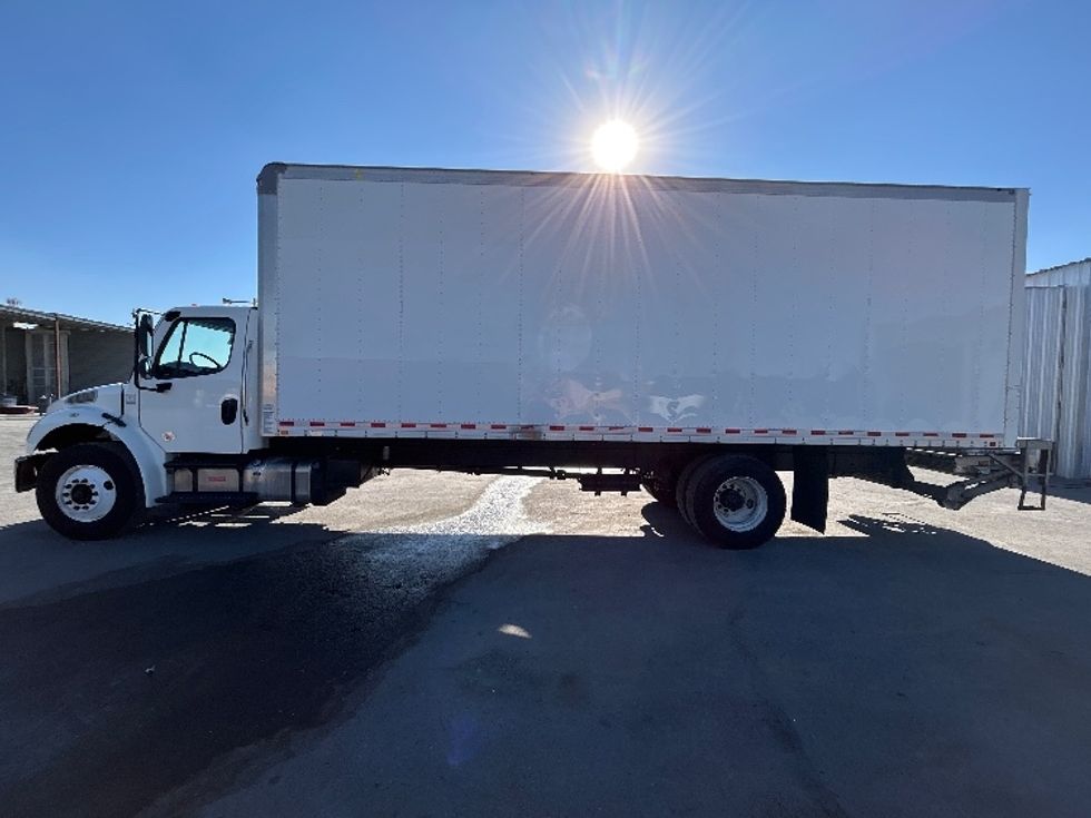 Medium Duty Box Truck-Light and Medium Duty Trucks-Freightliner-2019-M2-El Paso-TX-202,436\n\t\tmiles-$ 44,500 - Image 4