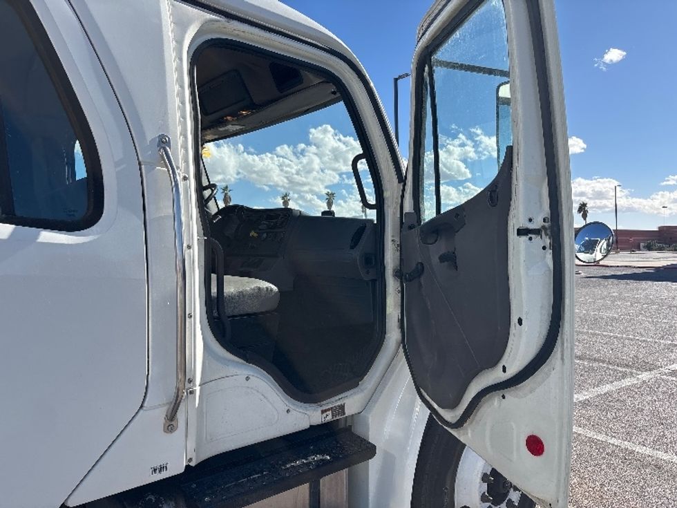 Medium Duty Box Truck-Light and Medium Duty Trucks-Freightliner-2019-M2-El Paso-TX-217,673\n\t\tmiles-$ 51,750 - Image 20