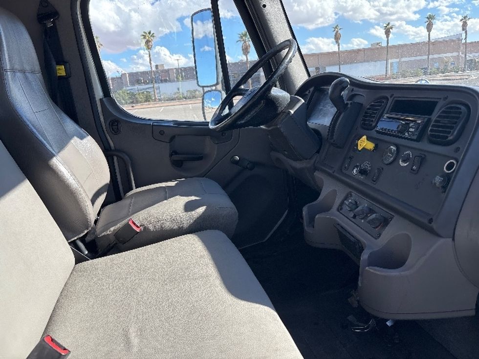 Medium Duty Box Truck-Light and Medium Duty Trucks-Freightliner-2019-M2-El Paso-TX-217,673\n\t\tmiles-$ 51,750 - Image 22