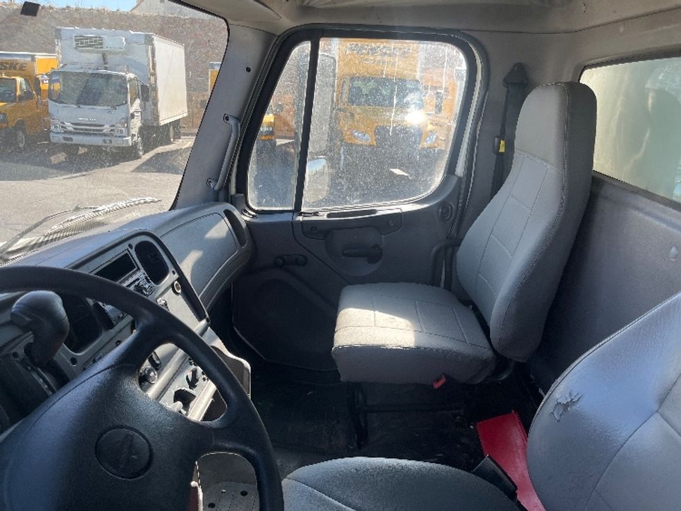 Medium Duty Box Truck-Light and Medium Duty Trucks-Freightliner-2019-M2-El Paso-TX-277,207\n\t\tmiles-$ 35,500 - Image 19