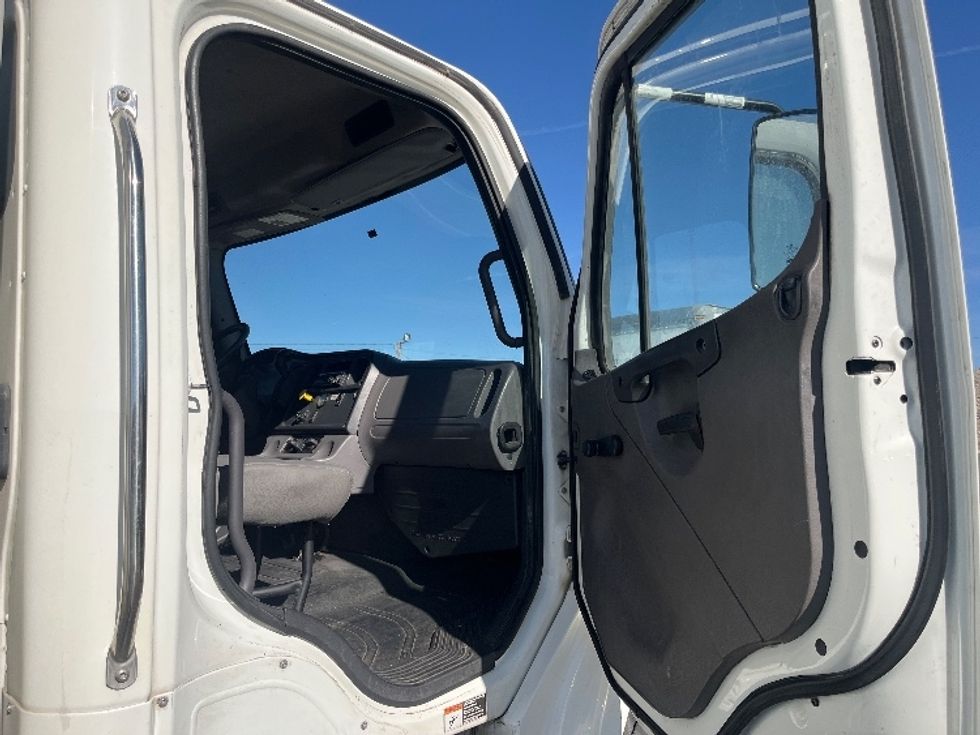 Medium Duty Box Truck-Light and Medium Duty Trucks-Freightliner-2019-M2-El Paso-TX-277,207\n\t\tmiles-$ 35,500 - Image 20