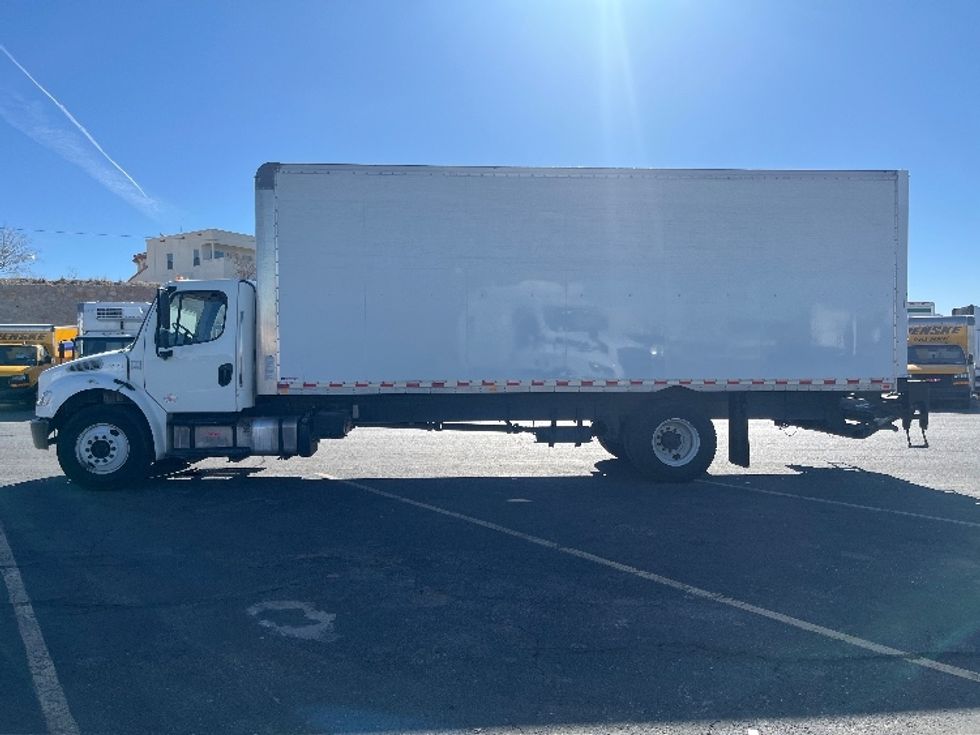 Medium Duty Box Truck-Light and Medium Duty Trucks-Freightliner-2019-M2-El Paso-TX-277,207\n\t\tmiles-$ 35,500 - Image 4