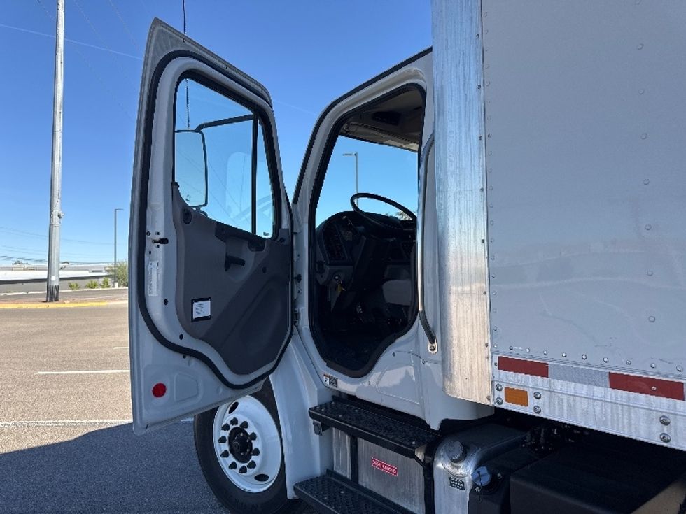 Medium Duty Box Truck-Light and Medium Duty Trucks-Freightliner-2019-M2-El Paso-TX-86,941\n\t\tmiles-$ 58,500 - Image 16