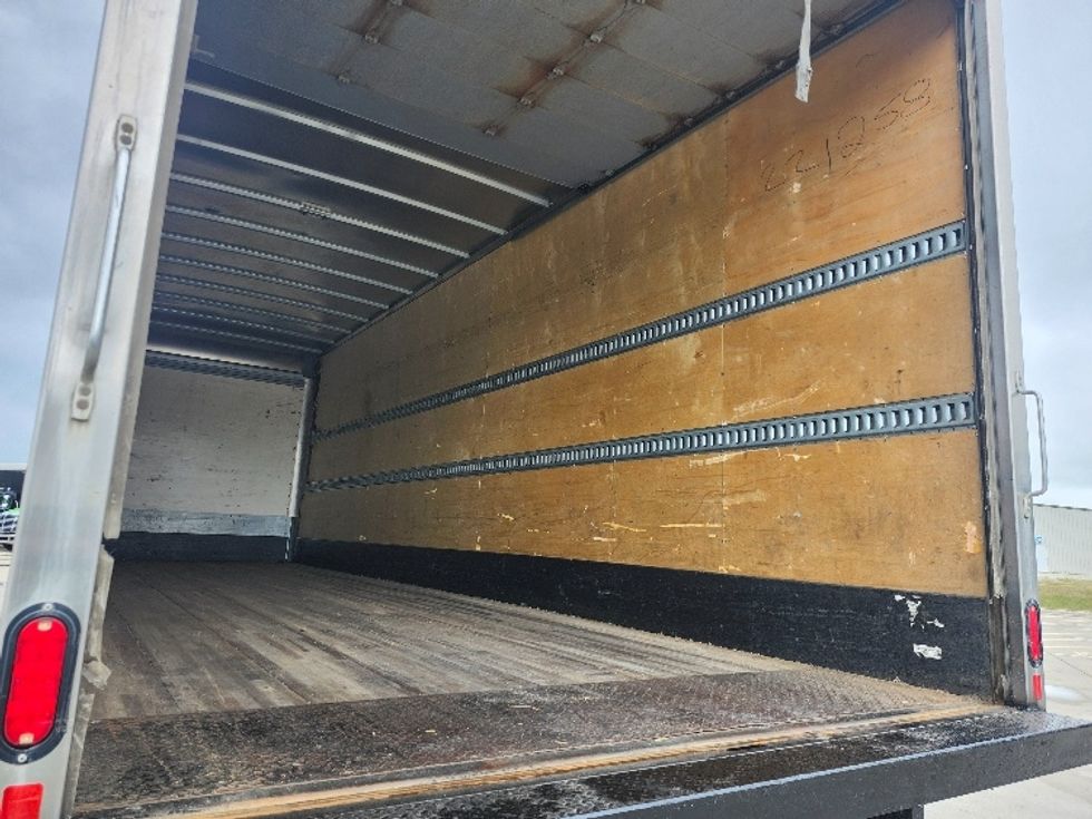 Medium Duty Box Truck-Light and Medium Duty Trucks-Freightliner-2019-M2-Elkhart-IN-113,700\n\t\tmiles-$ 55,000 - Image 12