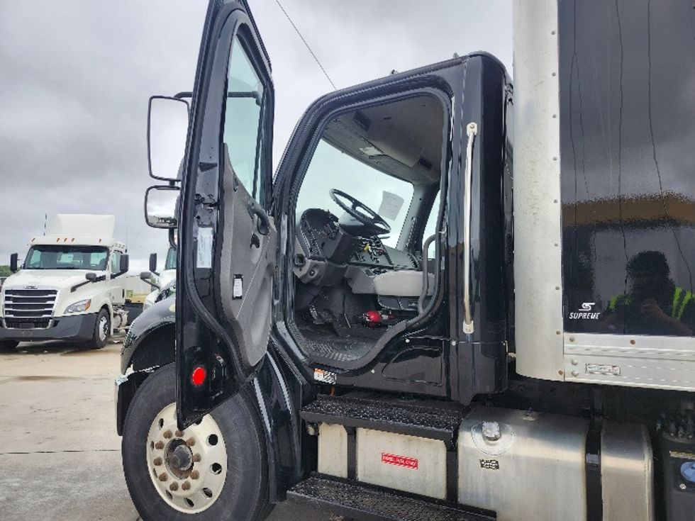 Medium Duty Box Truck-Light and Medium Duty Trucks-Freightliner-2019-M2-Elkhart-IN-113,700\n\t\tmiles-$ 55,000 - Image 16