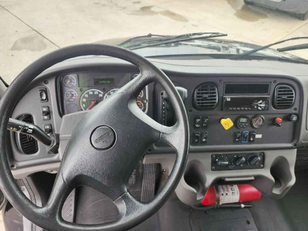 Medium Duty Box Truck-Light and Medium Duty Trucks-Freightliner-2019-M2-Elkhart-IN-113,700\n\t\tmiles-$ 55,000 - Image 18