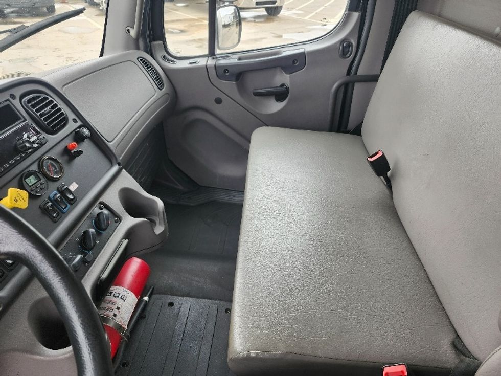 Medium Duty Box Truck-Light and Medium Duty Trucks-Freightliner-2019-M2-Elkhart-IN-113,700\n\t\tmiles-$ 55,000 - Image 19