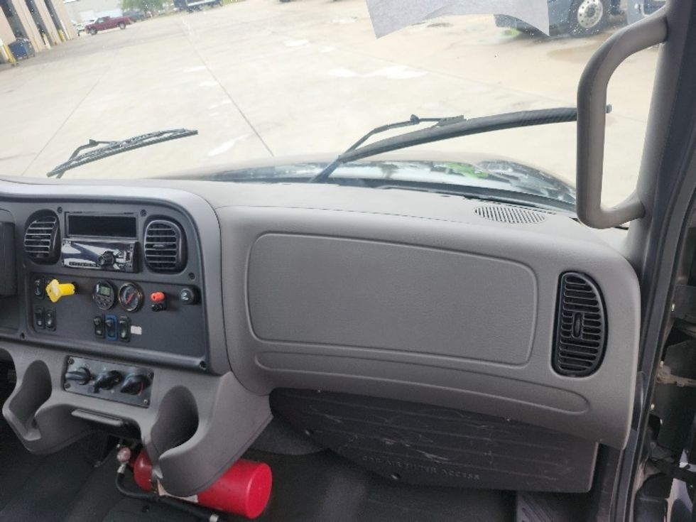 Medium Duty Box Truck-Light and Medium Duty Trucks-Freightliner-2019-M2-Elkhart-IN-113,700\n\t\tmiles-$ 55,000 - Image 21