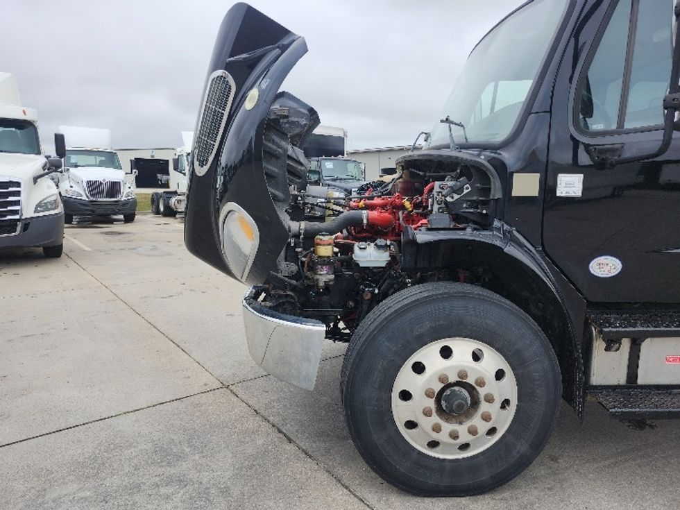 Medium Duty Box Truck-Light and Medium Duty Trucks-Freightliner-2019-M2-Elkhart-IN-113,700\n\t\tmiles-$ 55,000 - Image 24