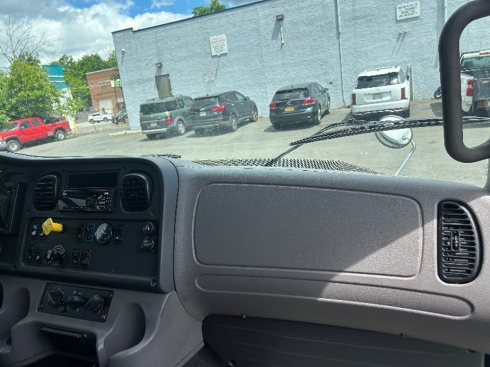 Medium Duty Box Truck-Light and Medium Duty Trucks-Freightliner-2019-M2-Elmsford-NY-266,250\n\t\tmiles-$ 27,500 - Image 19