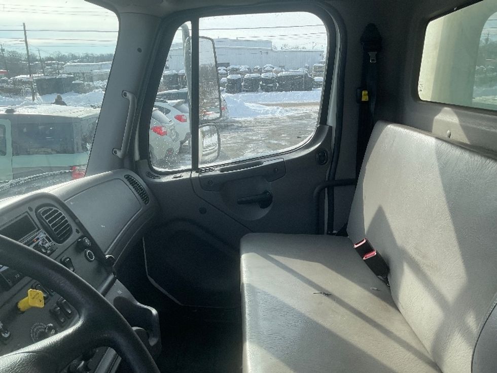 Medium Duty Box Truck-Light and Medium Duty Trucks-Freightliner-2019-M2-Elmsford-NY-266,250\n\t\tmiles-$ 30,500 - Image 18