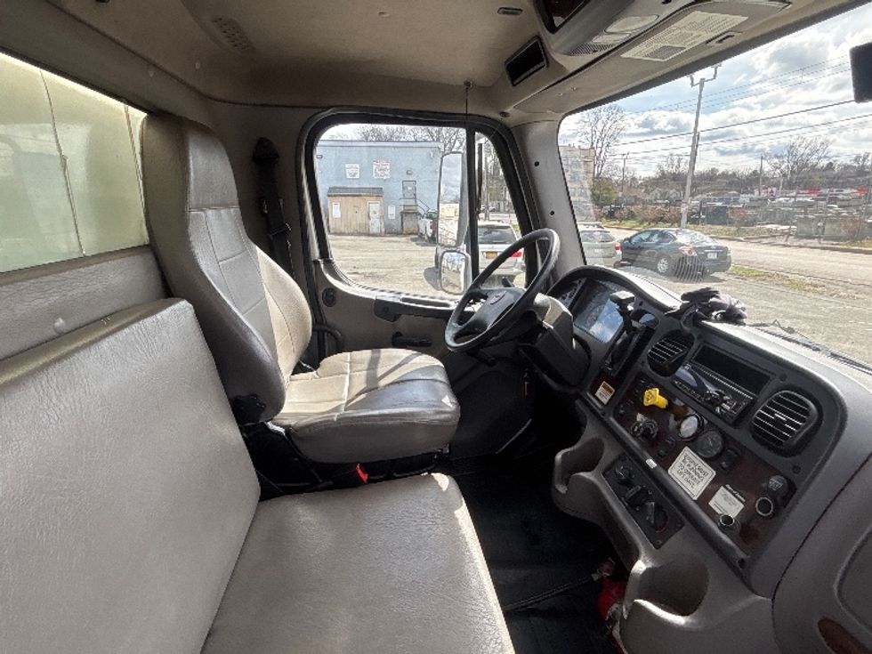Medium Duty Box Truck-Light and Medium Duty Trucks-Freightliner-2019-M2-Elmsford-NY-314,942\n\t\tmiles-$ 29,750 - Image 21