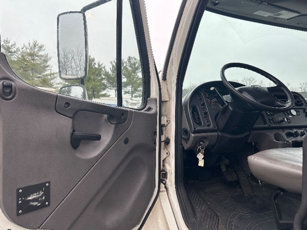 Medium Duty Box Truck-Light and Medium Duty Trucks-Freightliner-2019-M2-Essex-MD-228,179\n\t\tmiles-$ 38,750 - Image 16