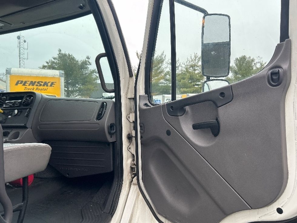 Medium Duty Box Truck-Light and Medium Duty Trucks-Freightliner-2019-M2-Essex-MD-228,179\n\t\tmiles-$ 38,750 - Image 20