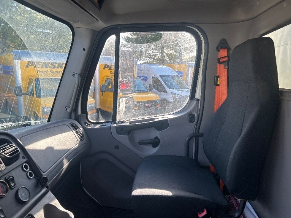 Medium Duty Box Truck-Light and Medium Duty Trucks-Freightliner-2019-M2-Essex-MD-368,345\n\t\tmiles-$ 20,500 - Image 19
