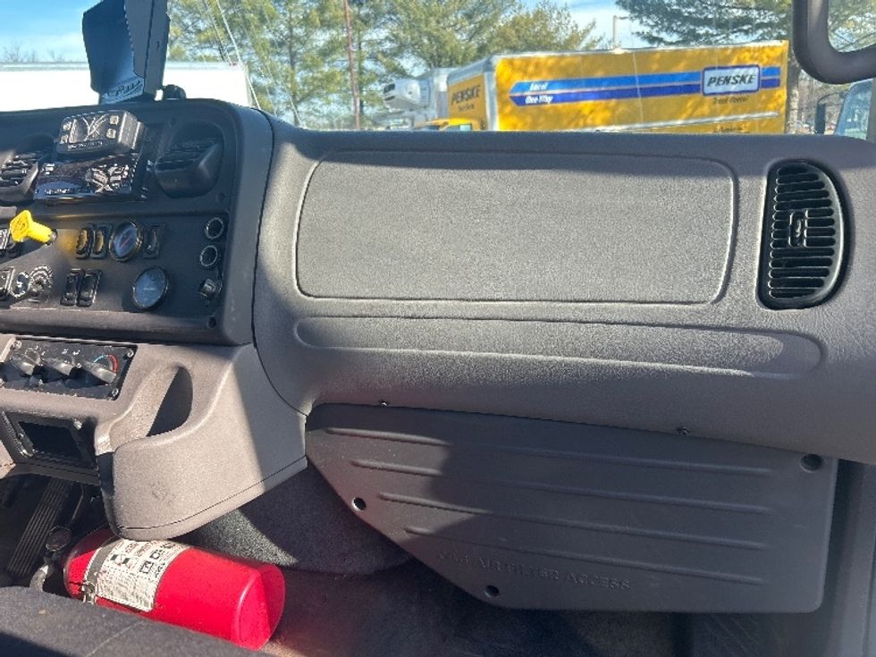 Medium Duty Box Truck-Light and Medium Duty Trucks-Freightliner-2019-M2-Essex-MD-368,345\n\t\tmiles-$ 20,500 - Image 21