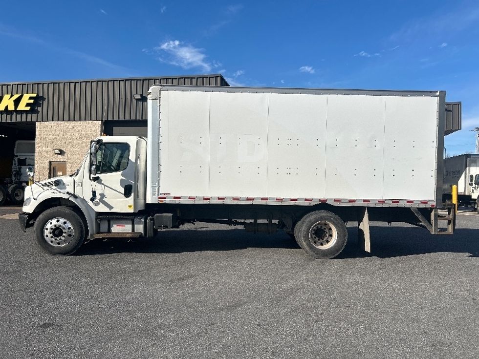 Medium Duty Box Truck-Light and Medium Duty Trucks-Freightliner-2019-M2-Essex-MD-368,345\n\t\tmiles-$ 20,500 - Image 4